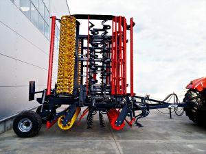 MADARA AGRO PKSP VONTATOTT MAGÁGYKÉSZÍTŐK FALCON 
